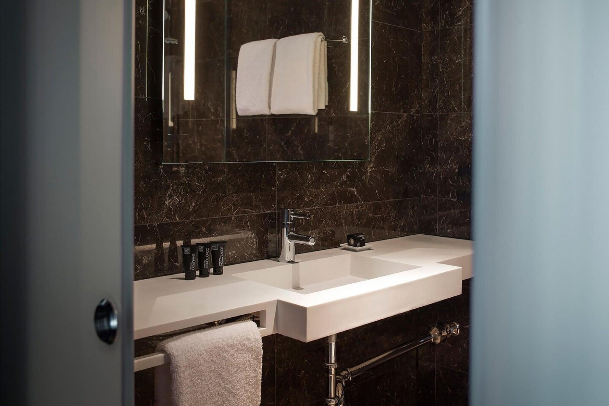 Ac Hotel By Marriott Santiago Cenco Costanera Bagian luar foto