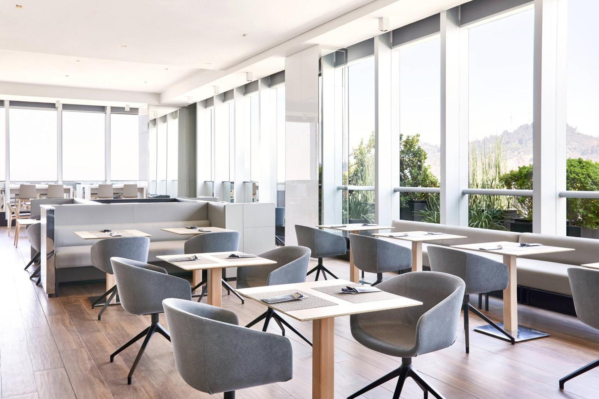 Ac Hotel By Marriott Santiago Cenco Costanera Bagian luar foto